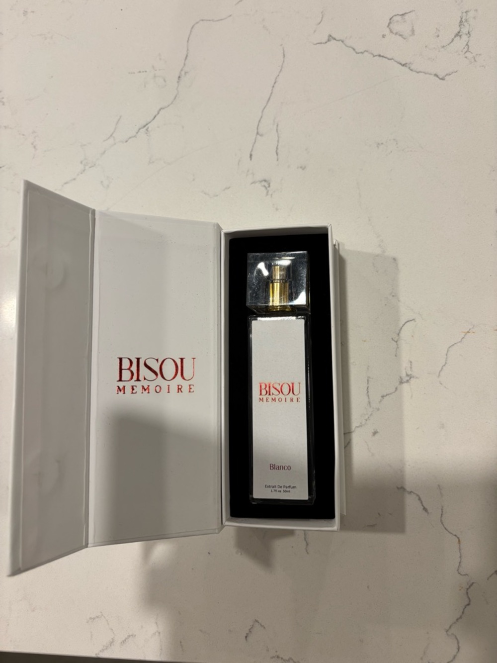 BISOU - Picture 2 of 2